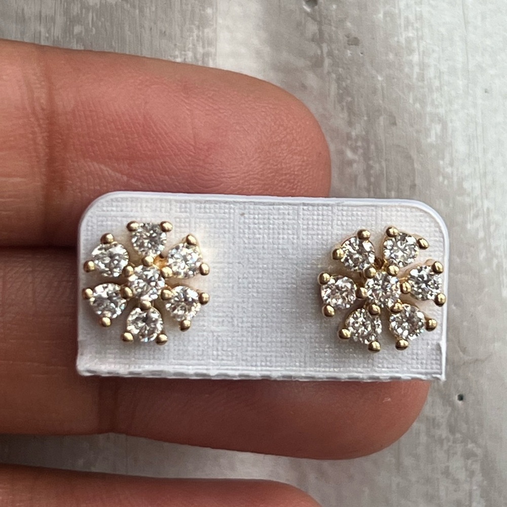 ⭐️-Gold and Silver Flower Earrings - Picture 1 of 3